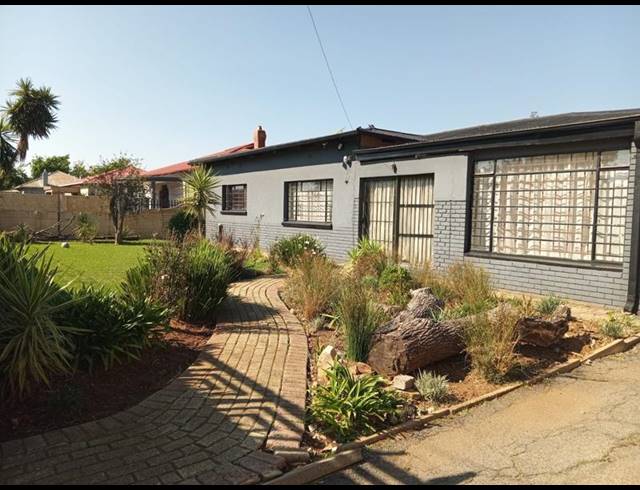 3 BEDROOM HOUSE FOR SALE IN HOMELAKE